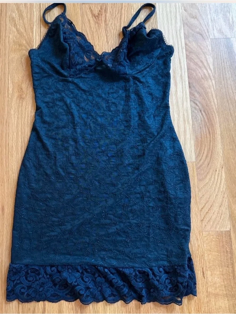 Vintage Arianna Dark blue Lace Slip Dress with Scalloped Hem Medium nwot
